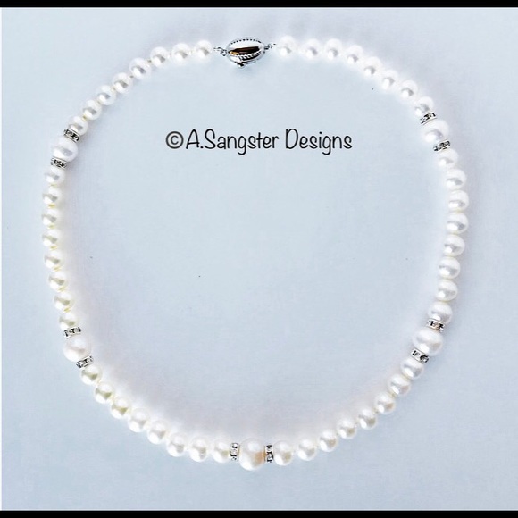 18” Cultured Freshwater Pearls Necklace - Picture 3 of 3
